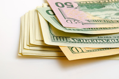 现金。
