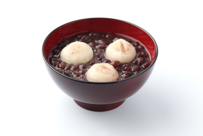 红豆汤曾载甜孤立白底