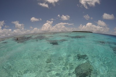 环礁的边缘和沙天堂在Truk泻湖，Chuuk