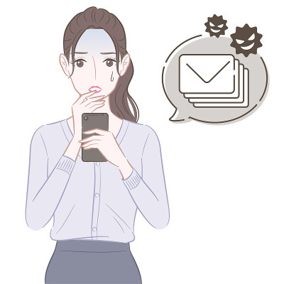 插图:一个女人拿着智能手机，被许多垃圾邮件震惊了