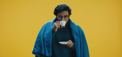 病人在喝茶