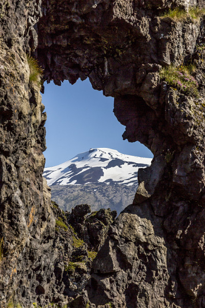 在Snaefellsjökul火山山顶观看夏季白天