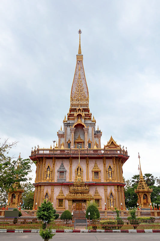 泰国普吉岛查龙寺建筑群