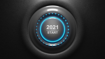2021 -按开始按钮。新年的概念。3D插图