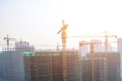 现代城市中的建筑工地