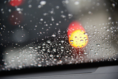 下雨开车