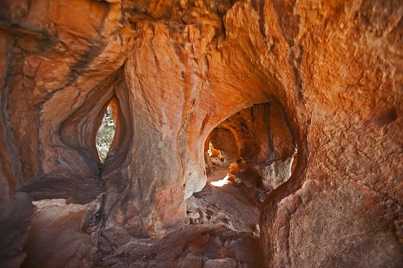 Stadsaal Caves 10的塞德伯格岩层