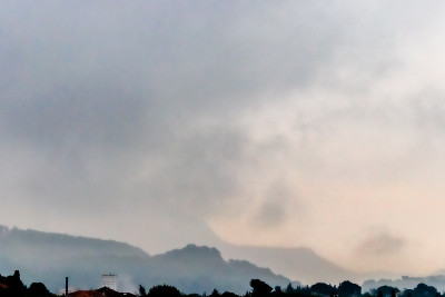 圣维克托瓦尔山被雨遮住了