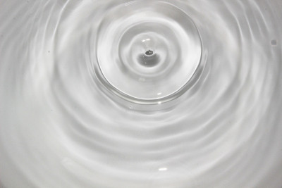 水