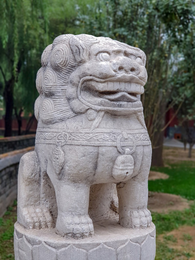 紫禁城桥上的石雕守护狮子