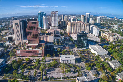 劳德代尔堡是佛罗里达州的一个主要城市