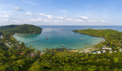 鸟瞰图的全景图像邦宝湾，美丽的热带海滩在古古德，泰国
