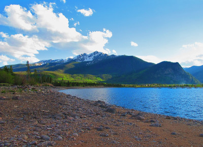 狄龙湖风景区
