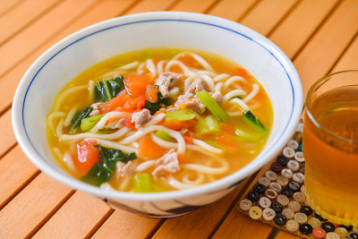 番茄猪肉乌冬面