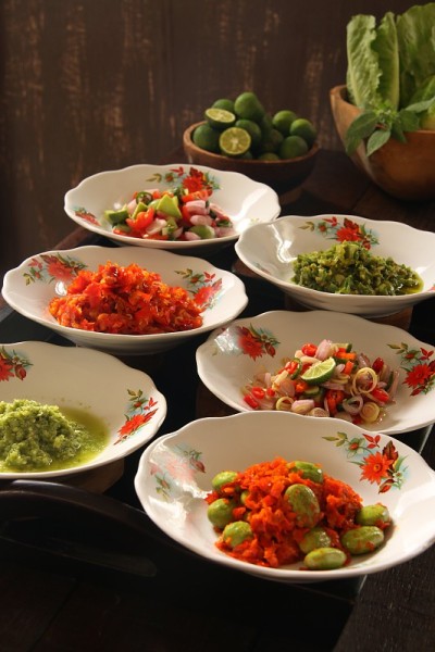 Aneka Sambal Nusantara，几个受欢迎的辛辣调味品从印度尼西亚地区菜系
