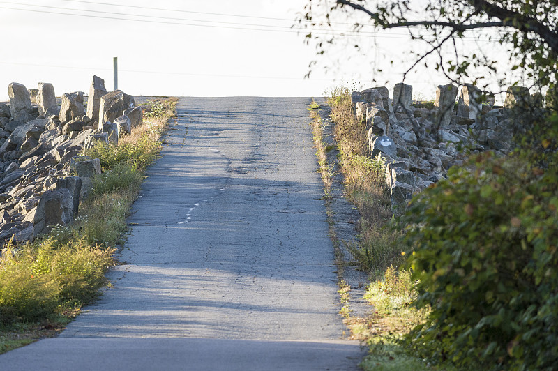 越过飓风屏障的道路