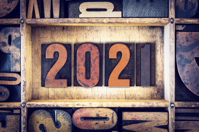 2021年用老式凸版印刷字体书写