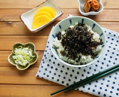 韩国食品紫菜粉、白米、泡菜、腌萝卜