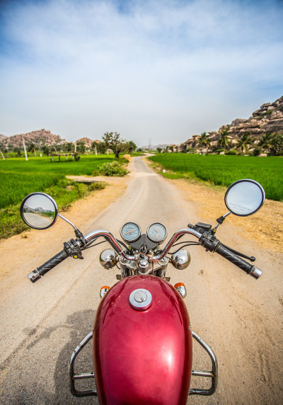 Motorcycle_road_ahead