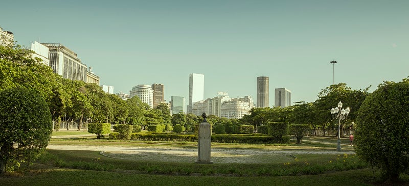 巴西巴黎广场上的里约热内卢市中心全景图