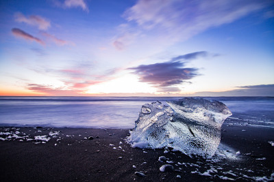 冰岛的冰川。Jokulsarlon的钻石海滩。