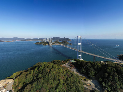 日本濑户内海的久岛桥