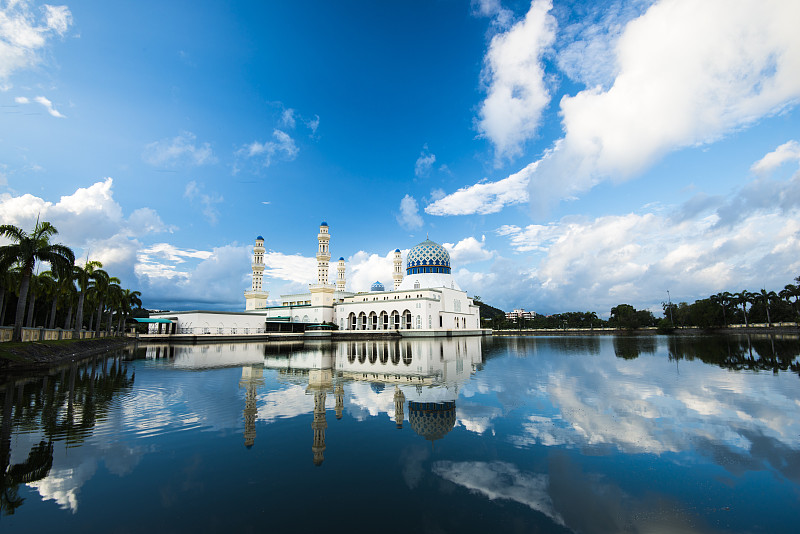 马来西亚婆罗洲沙巴市Kinabalu市洪水泛滥