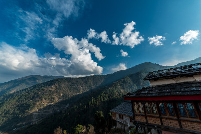 印度喜马拉雅山山顶上的日落