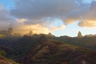 阿瓦普山和海滩的风景