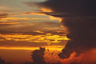 2020年8月8日，佛罗里达州的夏季热闪电云