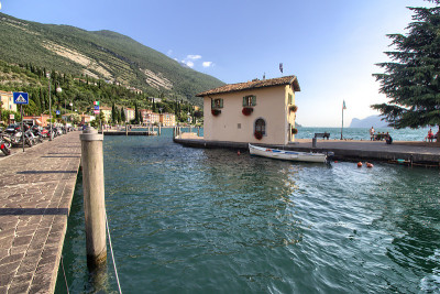 湖Garda-Torbole-Alps-Italy