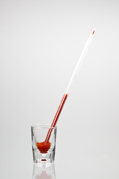 玻璃杯上的糖果