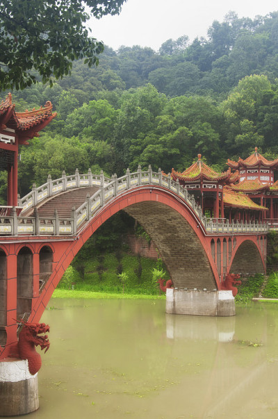 乐山皓山桥中国阴天