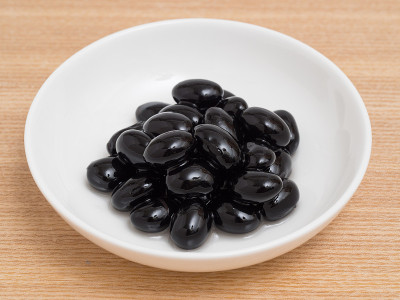 煮黑豆