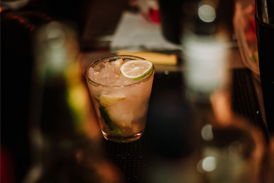 鸡尾酒会酒吧
