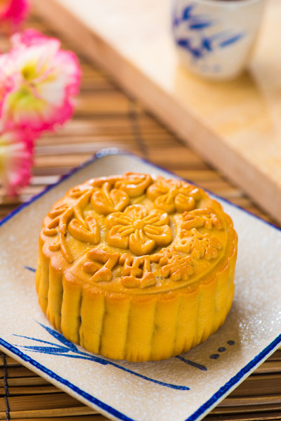 月饼是中国中秋节的传统食品