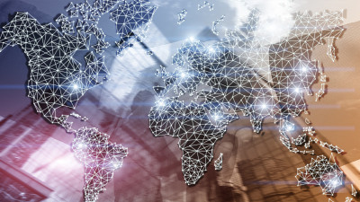 全球地图双重曝光网络。电信、国际商务互联网和技术概念。