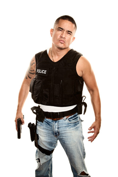 强硬的警察