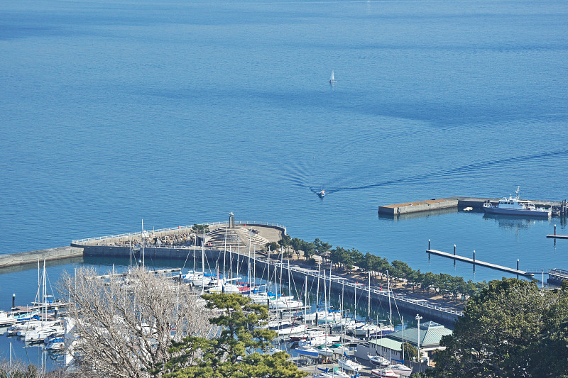 从濑岛海可以看到蜡烛的风景