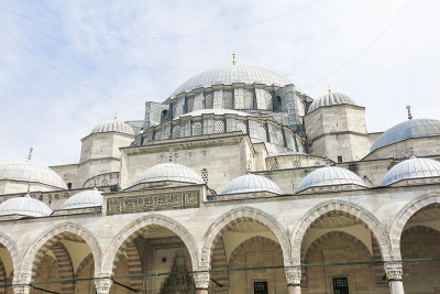 苏莱曼尼耶清真寺的庭院。Istambul、土耳其
