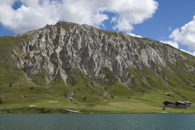 山和湖，Tignes2