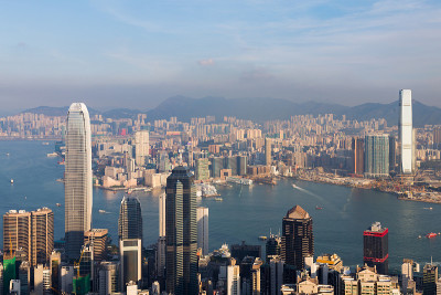 鸟瞰图，俯瞰香港维多利亚湾中心商业区