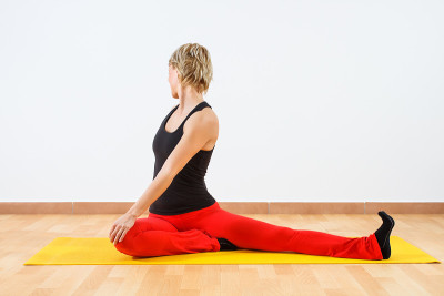 瑜伽- urdhva mukha Kapotasana/一只腿的国王鸽子姿势
