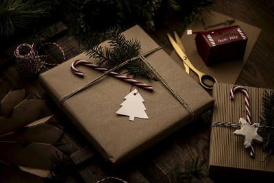 Christmas present decoration in rustic cozy ambien