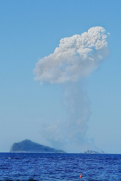 斯特龙博利火山爆发