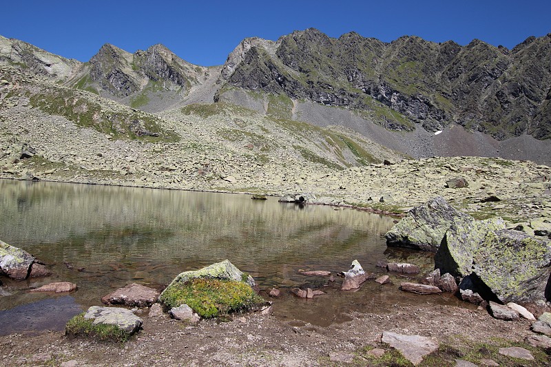 全景图:斯瓦兹穆斯高山湖泊，戈森克?llesee K ?htai,奥地利蒂罗尔