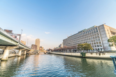 大阪市景-黄昏中之岛区-日本大阪