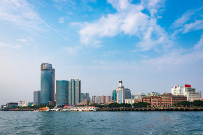 中国厦门市区天际线。