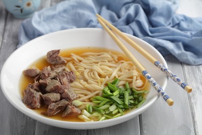 中国牛腿面条汤