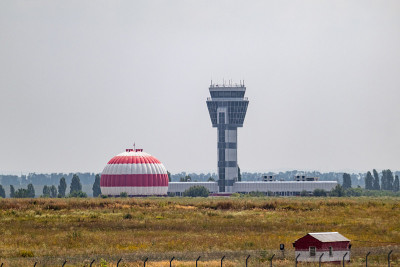 机场塔台，航空雷达罩
